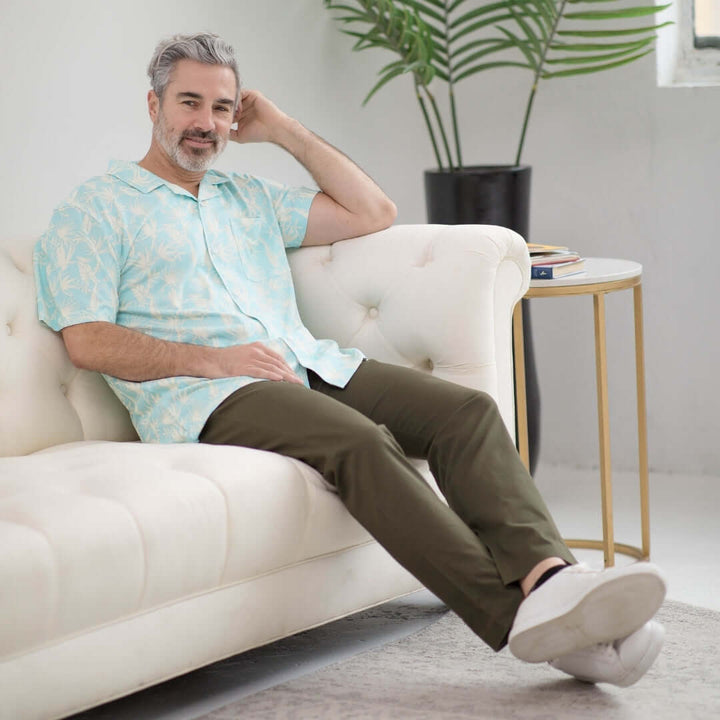 Untucked Short Sleeve Cooling Shirt with Magnetic Closures in Blue Leaf